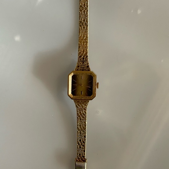 Vintage Cardinal Gold tone nugget square fancy face watch womens - Picture 11 of 16